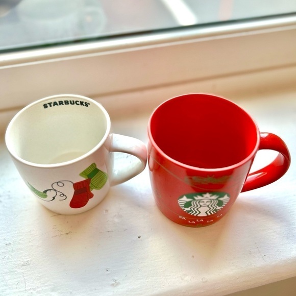Bundle 2 Starbucks Holiday Ceramic Mugs 2011 10oz Mittens/Dove 2020 12oz… - Picture 5 of 11